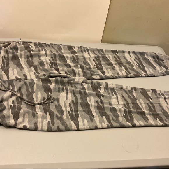 SIMPLY OBSESSED LOOSE PANT - Picture 2 of 8